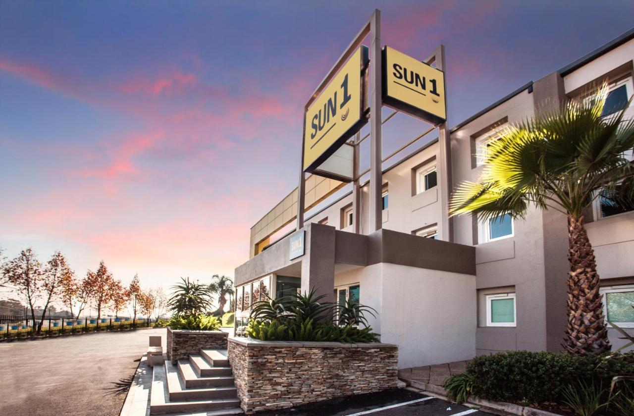 יוהנסבורג Ecomotel Grayston Previously Known As Sun1 Wynberg מראה חיצוני תמונה